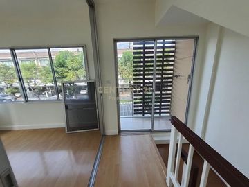 Townhome for sale, Town Plus Village, Huamark, Krungthep Kreetha 7, fully furnished. Ready to move in/52-TH-65109