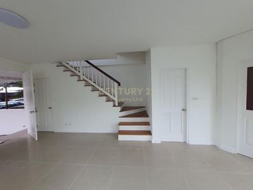 Townhome for sale, Town Plus Village, Huamark, Krungthep Kreetha 7, fully furnished. Ready to move in/52-TH-65109
