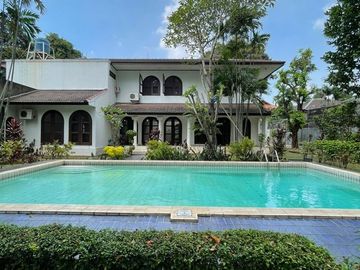 RUMAH at Jl KEMANG TIMUR, JAKSEL