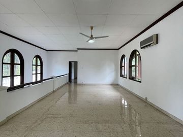 RUMAH at Jl KEMANG TIMUR, JAKSEL