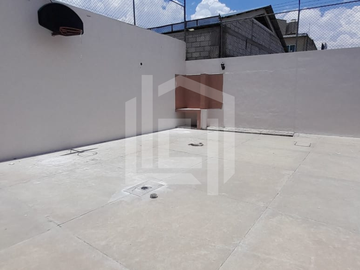 ▪️Amplia Residencia en Col. Carlos Rovirosa, a pocos metros de la Carretera México- Pachuca, a un costado de la Procuraduría General.