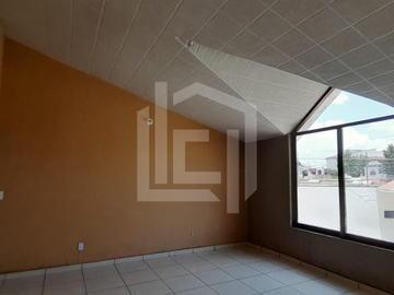 ▪️Amplia Residencia en Col. Carlos Rovirosa, a pocos metros de la Carretera México- Pachuca, a un costado de la Procuraduría General.