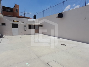 ▪️Amplia Residencia en Col. Carlos Rovirosa, a pocos metros de la Carretera México- Pachuca, a un costado de la Procuraduría General.
