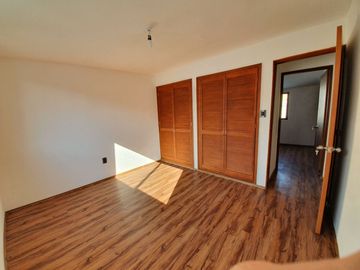 CASA EN RENTA EN VALLE DORADO