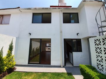 CASA EN RENTA EN VALLE DORADO