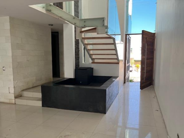 CASA 3 RECAMARAS FRACCIONAMIENTO VALLE IMPERIAL, ZAPOPAN, JALISCO