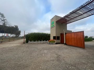 Venta Lote en Sur de Lima, zona Mala en Condominio Praderas del Sur. Ideal para familia y construir una casa de campo.