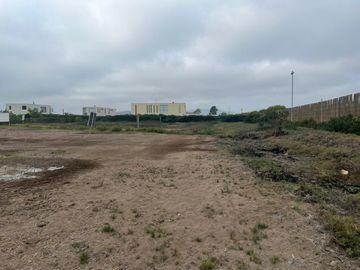 Venta Lote en Sur de Lima, zona Mala en Condominio Praderas del Sur. Ideal para familia y construir una casa de campo.