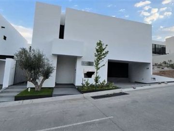 CASA EN VENTA LOMAS III EL MOLINO