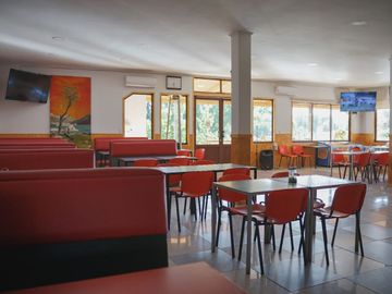 Se vende hostal funcionando en Pelarco