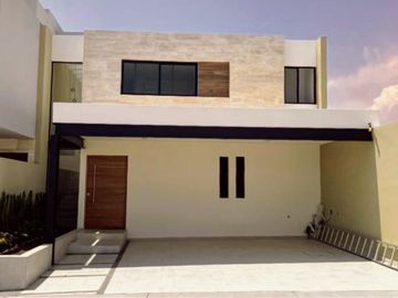 CASA EN VENTA EN PRIVADA RESIDENCIAL SAN ÁNGEL V