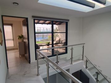 Casa Residencial con Alberca y Terraza!