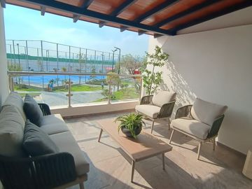 Casa Residencial con Alberca y Terraza!
