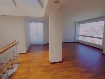 VENDO HERMOSO Y AMPLIO DUPLEX CERCA AL CLUB INTERNACIONAL 410M2