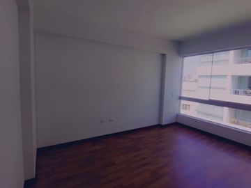VENDO HERMOSO Y AMPLIO DUPLEX CERCA AL CLUB INTERNACIONAL 410M2