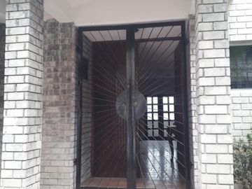 CASA EN VENTA EN MONTERREY NL, ZONA COLINAS DE SAN JERONIMO, 3 NIVELES