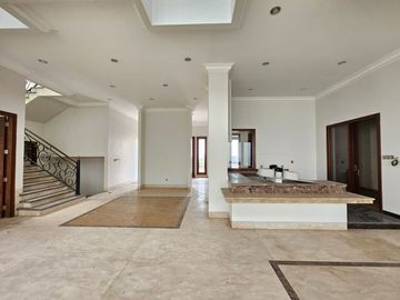 DI RUMAH MEWAH PHG GADING SERPONG THE CROWN LUAS 504 HADAP SELATAN