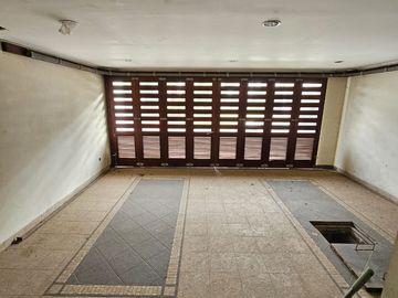 DI RUMAH MEWAH PHG GADING SERPONG THE CROWN LUAS 504 HADAP SELATAN