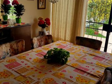 Venta de hermosa Casa en exclusiva zona de Miraflores con amplio jardin