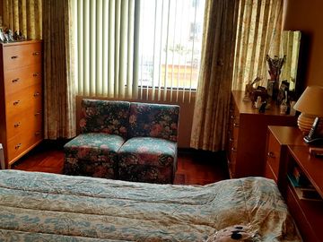 Venta de hermosa Casa en exclusiva zona de Miraflores con amplio jardin