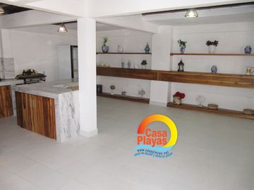 Casa con Vista Al Mar de Venta en Playas, Vía a Data.