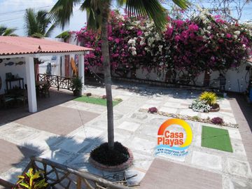 Casa con Vista Al Mar de Venta en Playas, Vía a Data.