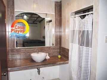 Casa con Vista Al Mar de Venta en Playas, Vía a Data.