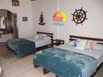 Casa con Vista Al Mar de Venta en Playas, Vía a Data.