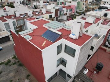 Casa en Venta de 3 Pisos, en Residencial Los Cedros, en Pachuca, Hidalgo.
