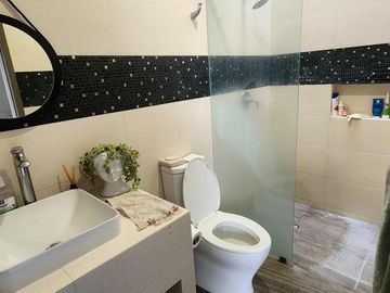 Casa en Venta de 3 Pisos, en Residencial Los Cedros, en Pachuca, Hidalgo.