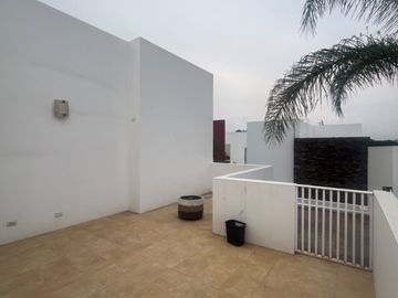 CASA EN VENTA CLUSTER  999 LOMAS DE ANGELOPOLIS