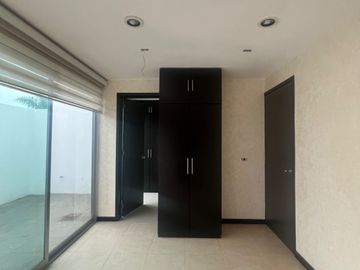 CASA EN VENTA CLUSTER  999 LOMAS DE ANGELOPOLIS
