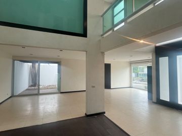 CASA EN VENTA CLUSTER  999 LOMAS DE ANGELOPOLIS