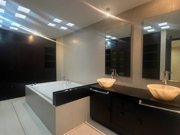 CASA EN VENTA CLUSTER  999 LOMAS DE ANGELOPOLIS