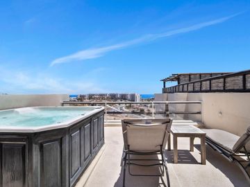 Penthouse vista al mar, jacuzzi, alberca común, venta, Fonatur, San José del Cabo.