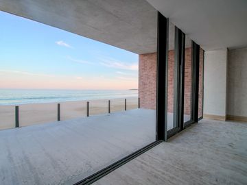Emma: Penthouse - Departamento de lujo frente al Mar - 4 Recámaras + Cuarto de TV (oficina)