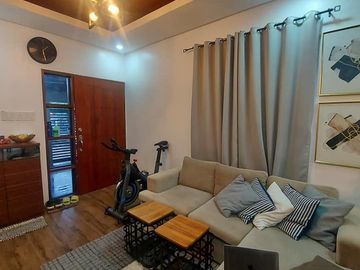 Beautiful Corner Lot Bungalow House