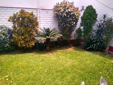 MIRAFLORES CALLE MIGUEL ALJOVIN 414 URB EL ROSEDAL VENTA CASA 5 DORM 6 BAÑOS GARAGE 2 AUTOS