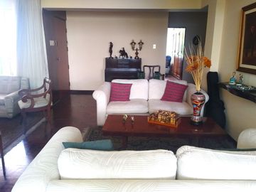 MIRAFLORES CALLE MIGUEL ALJOVIN 414 URB EL ROSEDAL VENTA CASA 5 DORM 6 BAÑOS GARAGE 2 AUTOS