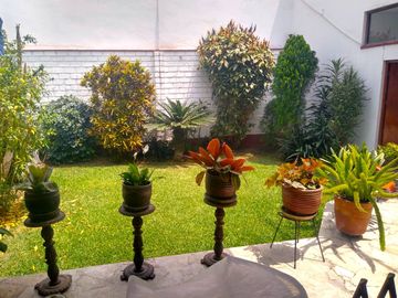 MIRAFLORES CALLE MIGUEL ALJOVIN 414 URB EL ROSEDAL VENTA CASA 5 DORM 6 BAÑOS GARAGE 2 AUTOS