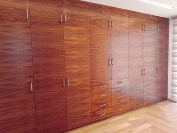 RESIDENCIA EN VENTA EN FRAC. PEDREGAL LA CALERA