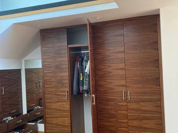 RESIDENCIA EN VENTA EN FRAC. PEDREGAL LA CALERA