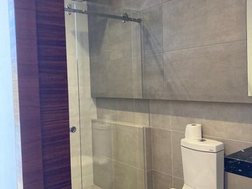 RESIDENCIA EN VENTA EN FRAC. PEDREGAL LA CALERA