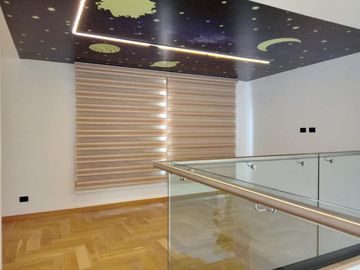 RESIDENCIA EN VENTA EN FRAC. PEDREGAL LA CALERA