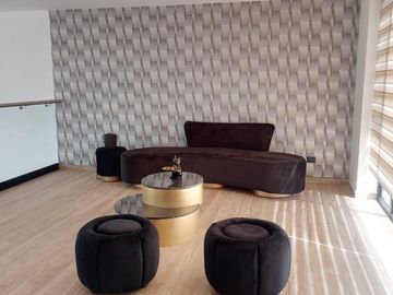 RESIDENCIA EN VENTA EN FRAC. PEDREGAL LA CALERA