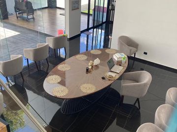 RESIDENCIA EN VENTA EN FRAC. PEDREGAL LA CALERA