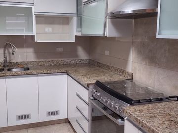 Departamento en Venta de 180 m² en El Primer Piso con 3 Dorm. en San Borja
