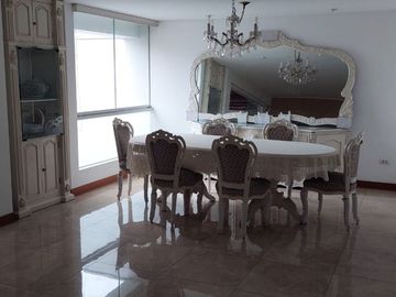 Departamento en Venta de 180 m² en El Primer Piso con 3 Dorm. en San Borja