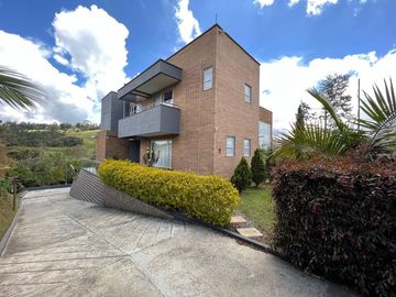 vendo casa en el alto de las palmas cerca al mall indiana envigado, antioquia