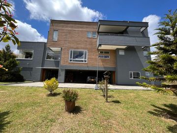 vendo casa en el alto de las palmas cerca al mall indiana envigado, antioquia